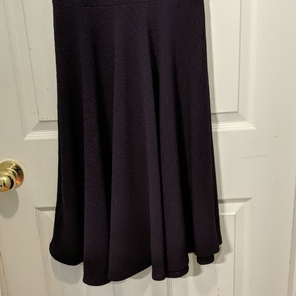Lularoe Nicole style purple color dress Sz S
NWOT - Picture 2 of 5
